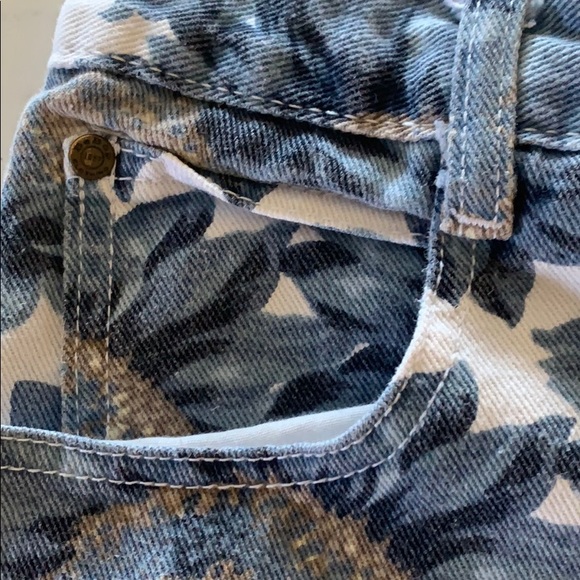 BeBop Sunflower High Rise Shorts - Picture 3 of 8